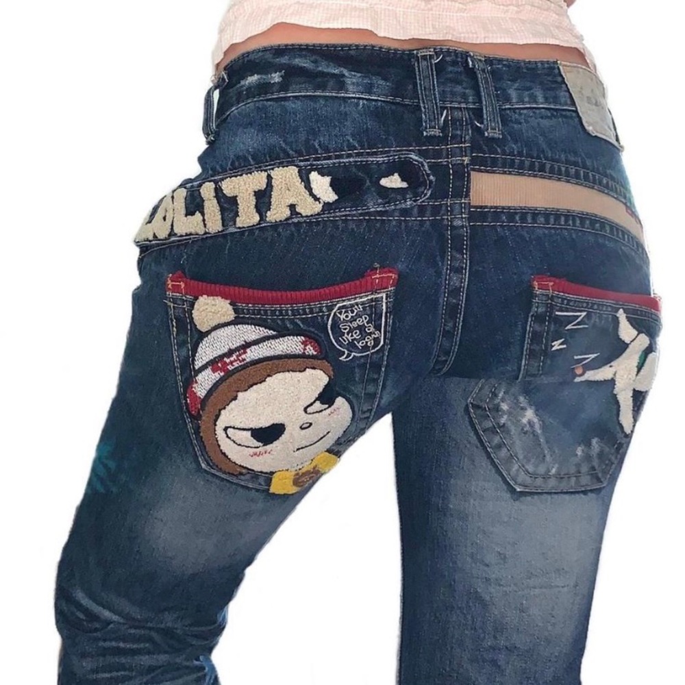 Yoshitomo Nara embroidered jeans by korean denim brand. cool fit low pockets